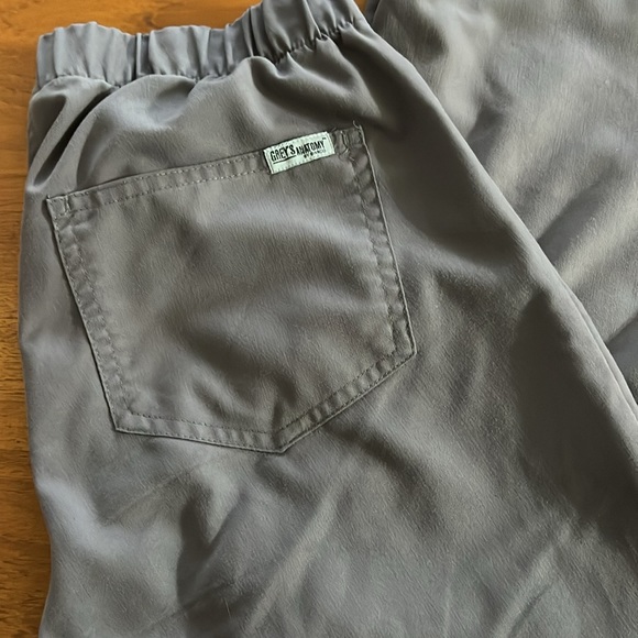 Grey's Anatomy by Barco Size Small
Riley Women's 5-Pocket Scrub Pants - Picture 3 of 9